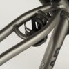 Knaap bike Spacegrey Profitez D'un Confort Ultime Avec Le Vélo Électrique Knaap Spacegrey À Suspension Intégrale, Éclairage LED Puissant De 1200 Lumens, Cadre En Aluminium Léger Et Selle Extra-Longue Pour Des Trajets Fluides Et Sécurisés.