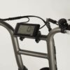 Knaap bike Spacegrey Profitez D'un Confort Ultime Avec Le Vélo Électrique Knaap Spacegrey À Suspension Intégrale, Éclairage LED Puissant De 1200 Lumens, Cadre En Aluminium Léger Et Selle Extra-Longue Pour Des Trajets Fluides Et Sécurisés.