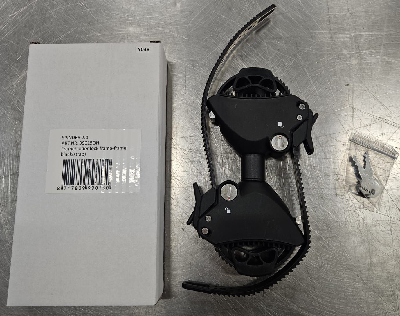 Spinder Lockable Frame Holder Frame